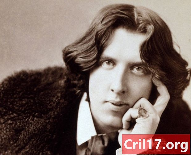 5 sự thật về Oscar Wilde: Tam giác tình yêu, đồi trụy và The Beatles