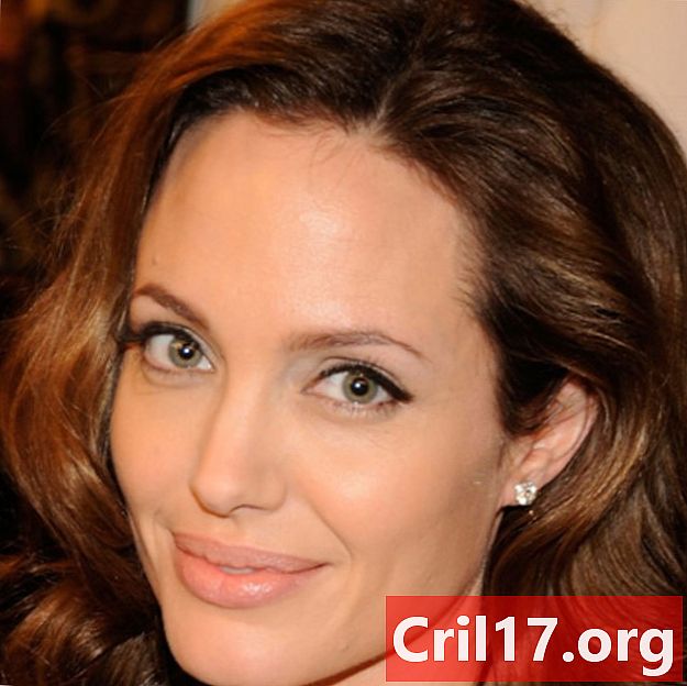 安吉丽娜·朱莉（Angelina Jolie）-儿童，年龄和生活