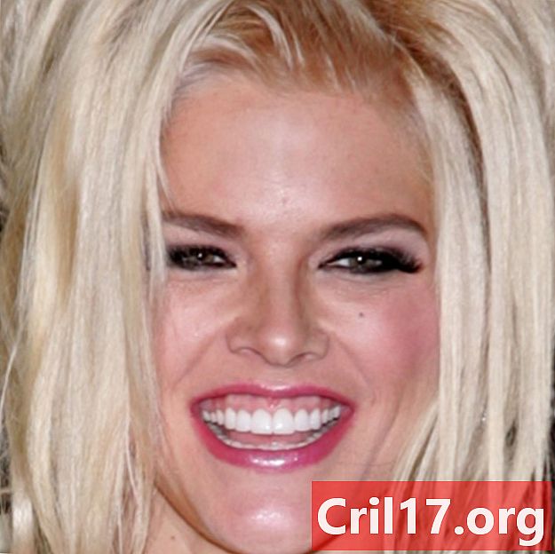Anna Nicole Smith - Estrella de televisió de realitat, pin-up clàssics