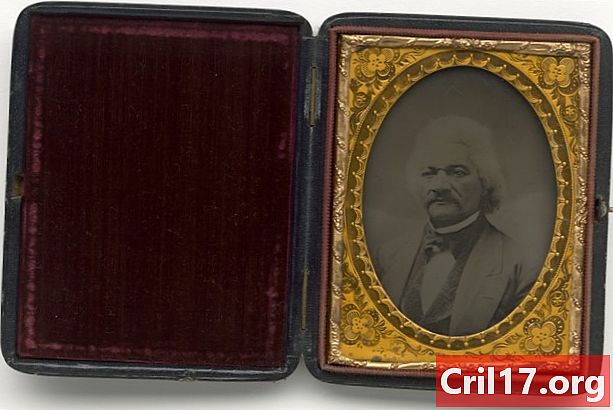 เดือนประวัติศาสตร์สีดำ: ภาพถ่ายของ Frederick Douglass และดาวเหนือของเขาในวันเกิดครบรอบ 200 ปีของเขา