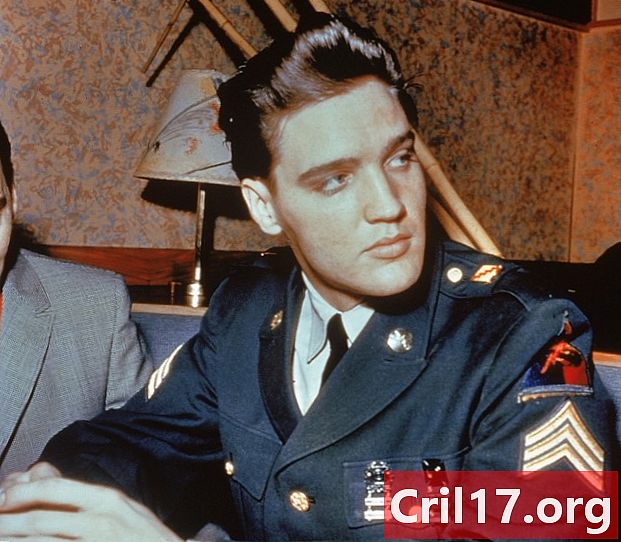 Hogyan mentette el Elvis Presley az USS Arizona emlékművet?