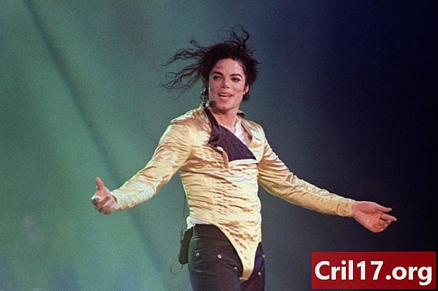 Look più famosi di Michael Jacksons: 11 foto dei cantanti Daring Fashion